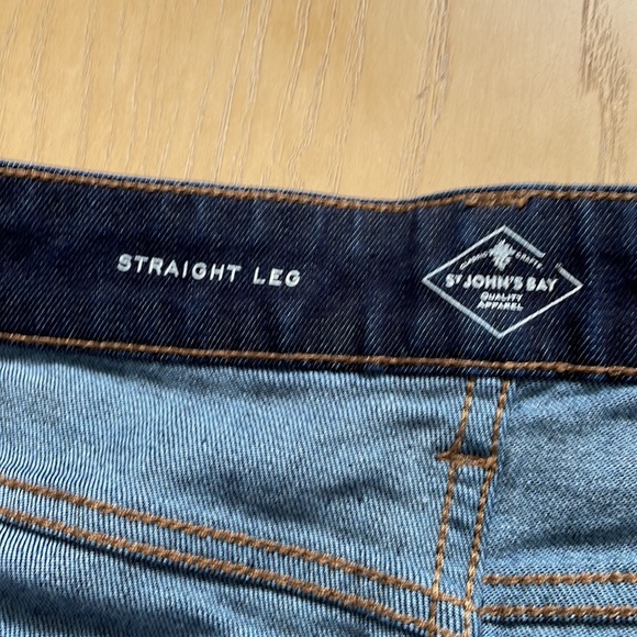 St. john's Bay straight Leg Jeans size 18/41.5"Long /20.5" waist - Picture 8 of 11